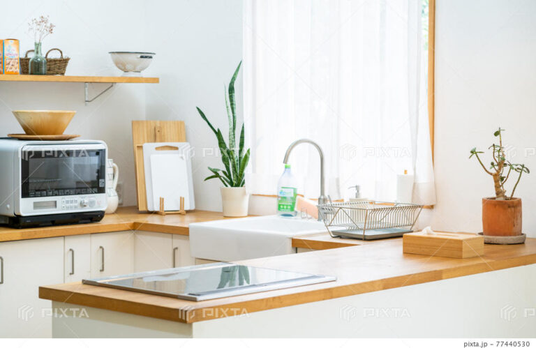 施工事例1: 新しいキッチンで快適な料理空間を